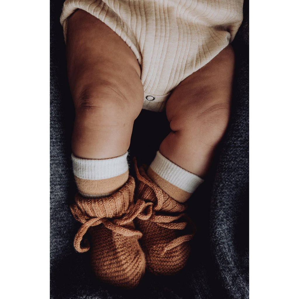 Wollen gebreide babyslofjes - Fawn