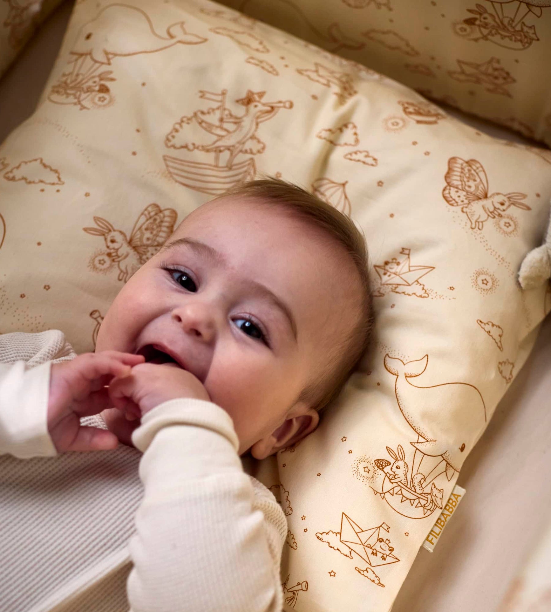 Baby bed linen (70x100 cm) - Dreamy Adventurers