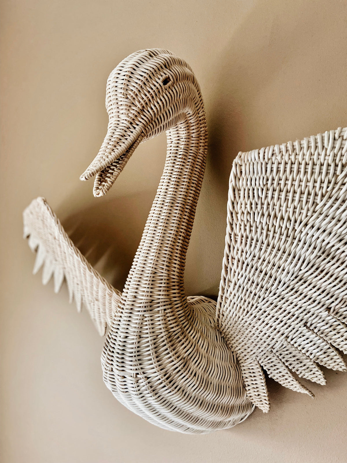 Handgemaakte rotan dierenkop van Studio Wildbloom, natuurlijke wanddecoratie voor kinderkamer