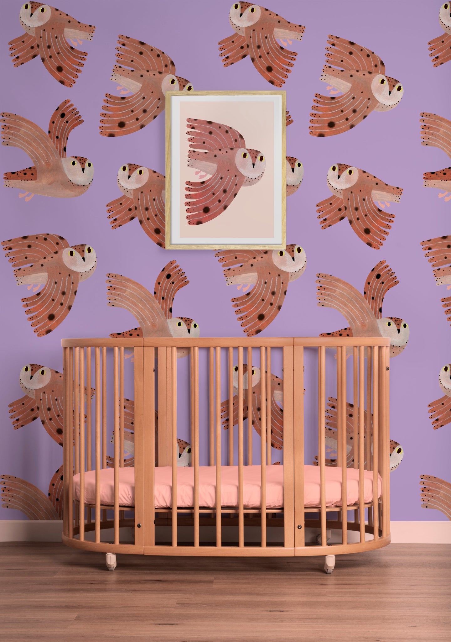 Behangstaal Meet me at the Wall - Owl - Lilac - Aniek Bartels