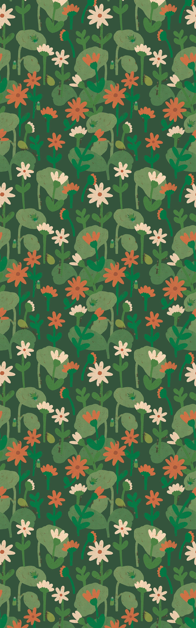 Blooming daisies – Forest green Wallpaper by Lotte Dirks | Into the Flowerfields Collection