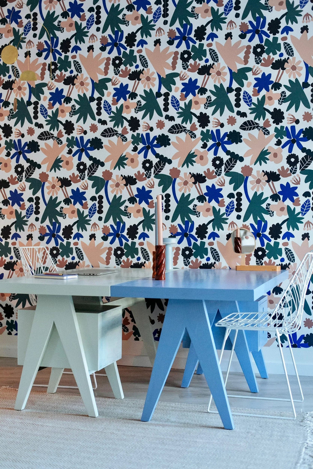 Behang Meet Me at the Wall -  Flowerplay Light - Natural Noord