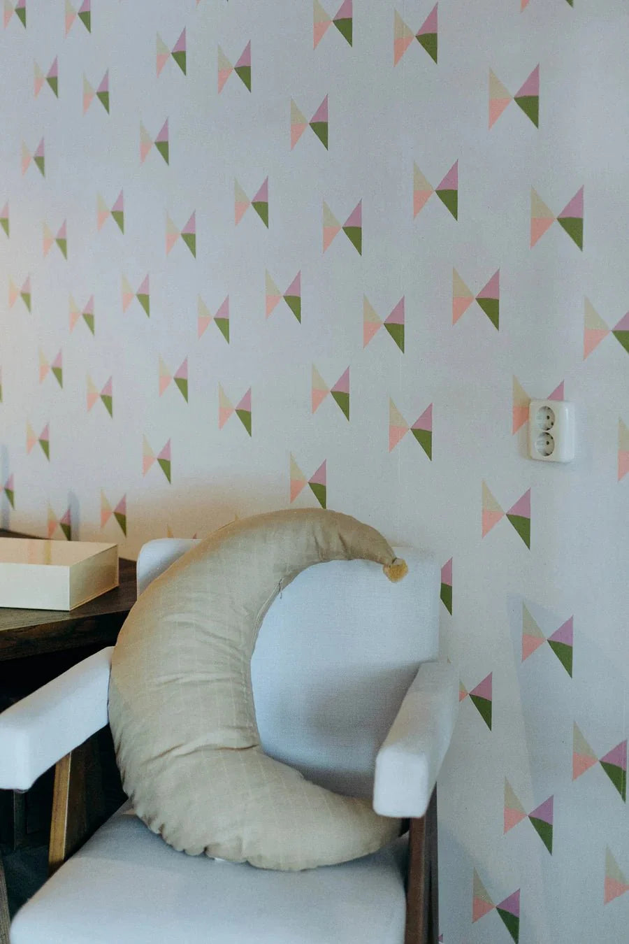 Behang Meet Me at the Wall - Bowie Tie Pastels - Carolien Baudoin