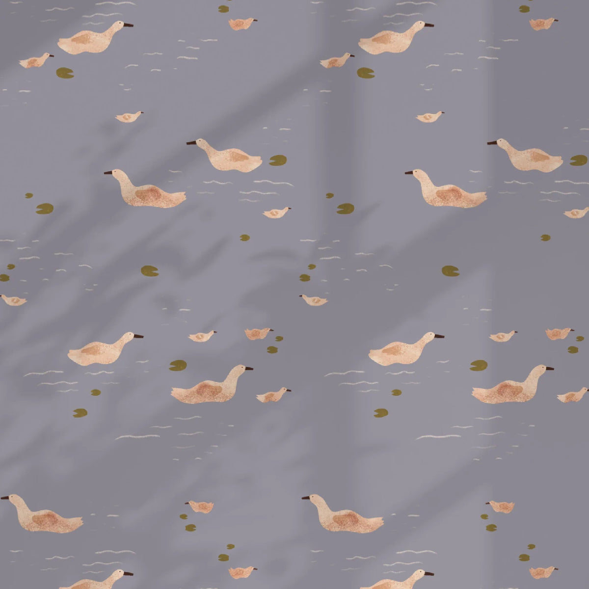 Behang Meet Me at the Wall -  Ducks Smokey Periwinkle - Lotte Dirks