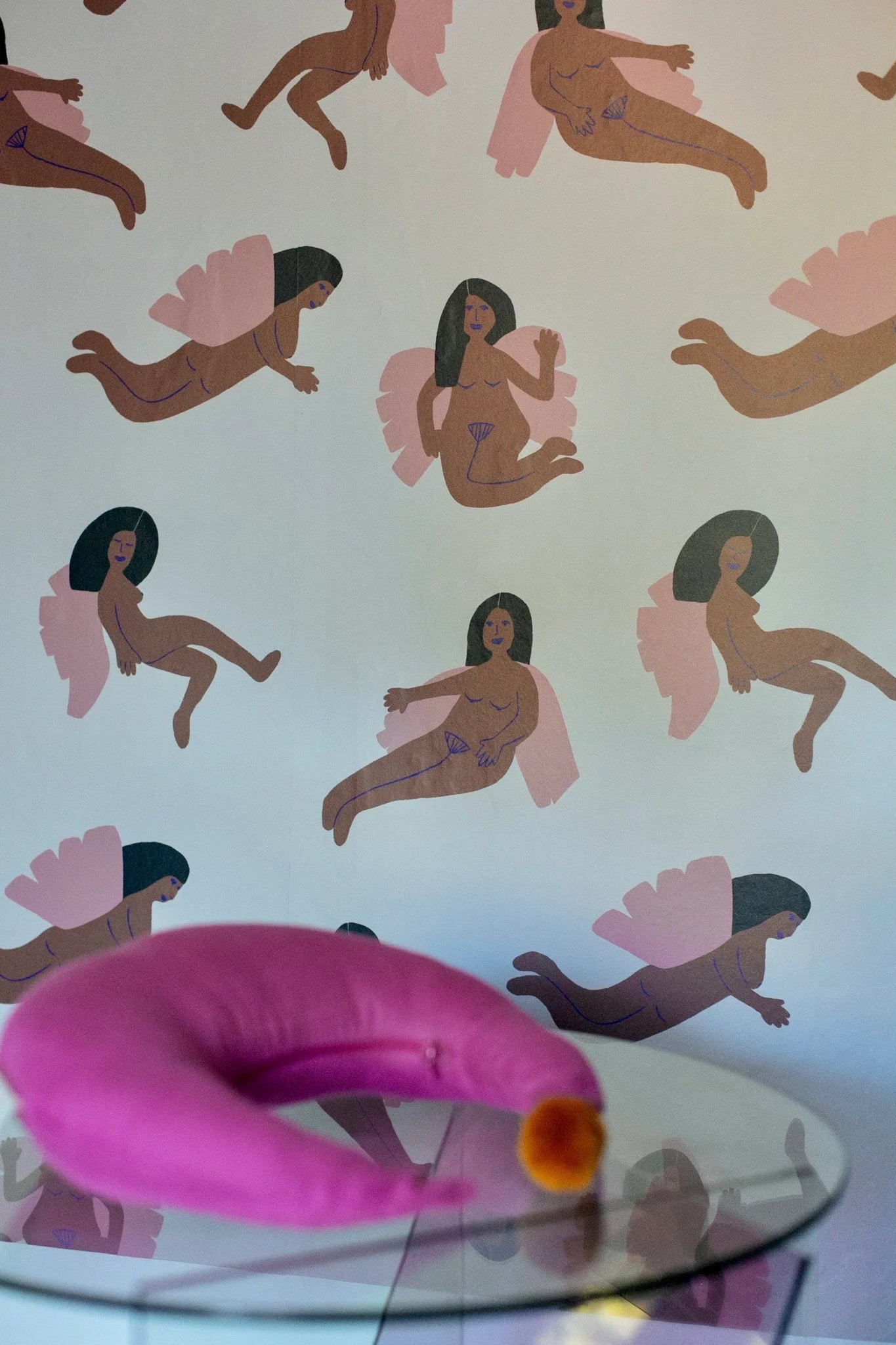 Behangstaal Meet Me at the Wall -  Womanhood Soft Pink  - Natural Noord